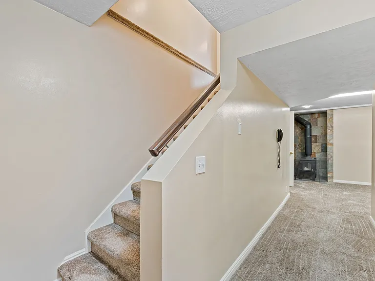 1649 E Michael Way — Photo 45