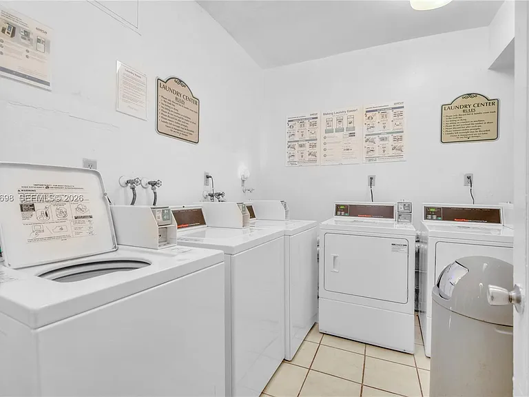 900 16th St #201 — Photo 18