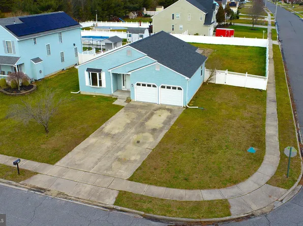 402 School House Rd, Williamstown, NJ 08094