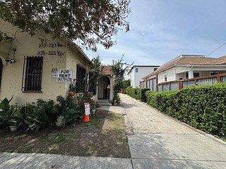 1st image of 323 S Avenue 20