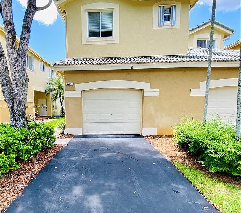1st image of 2433 Pasadena Way #2433