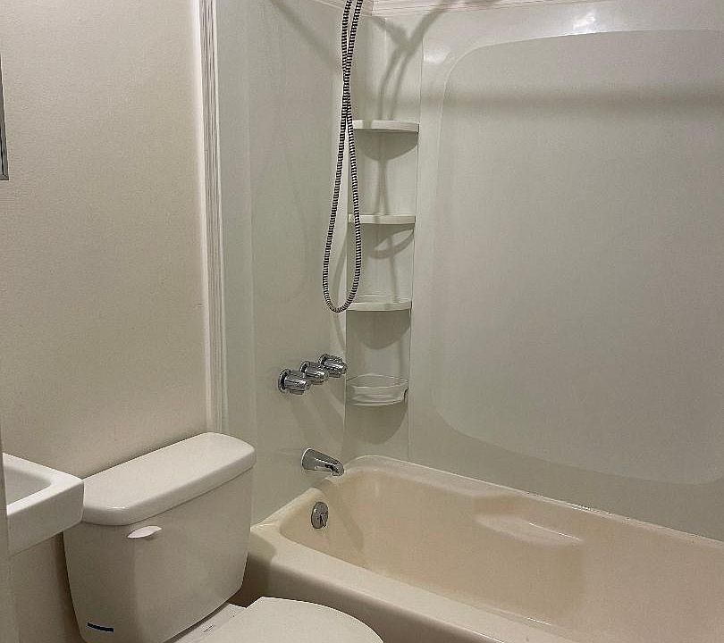 2nd image of 667 Chestnut St