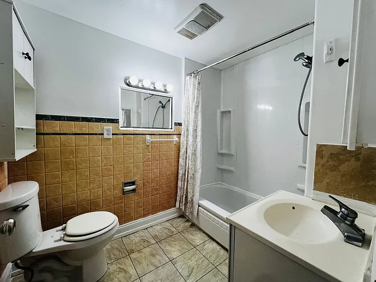 1003 S 8th St — Photo 6
