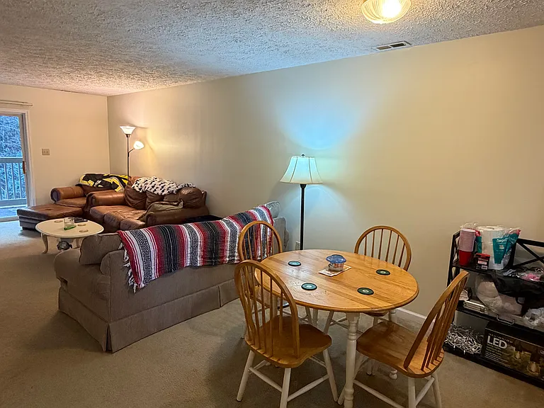800 Meadowview Dr #15 — Photo 3