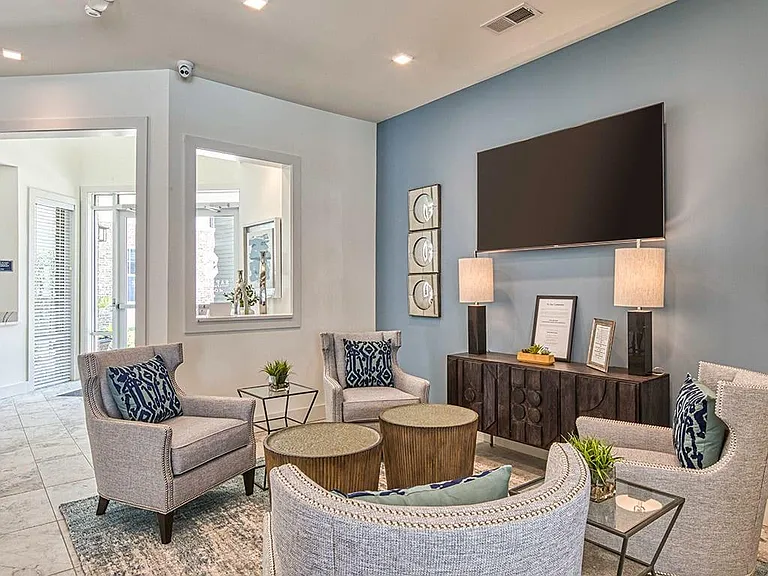 Sapphire at Centerpointe — Photo 19
