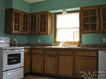5th image of 805 N Blauvelt Ave