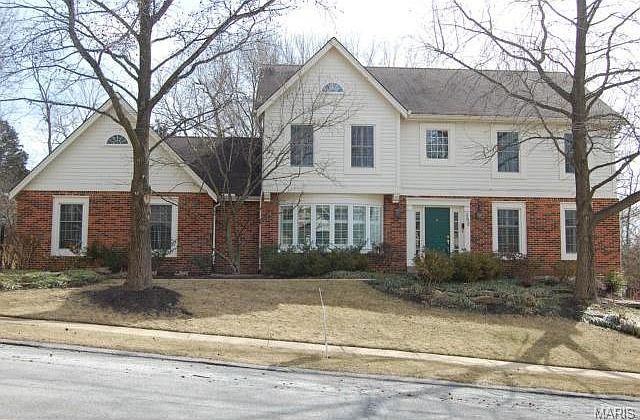 1st image of 392 Greentrails Dr S