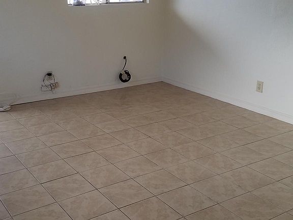 3rd image of 4848 Vulcan Ave