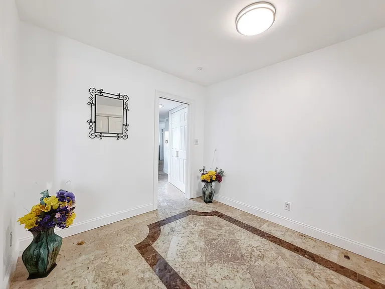 283 Forest Hills Blvd — Photo 4