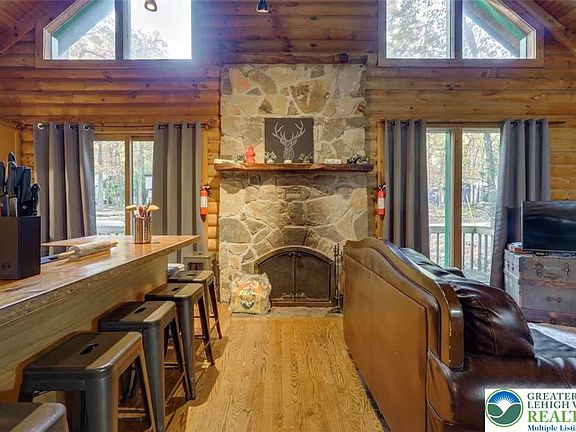 5th image of 134 Rim Rd