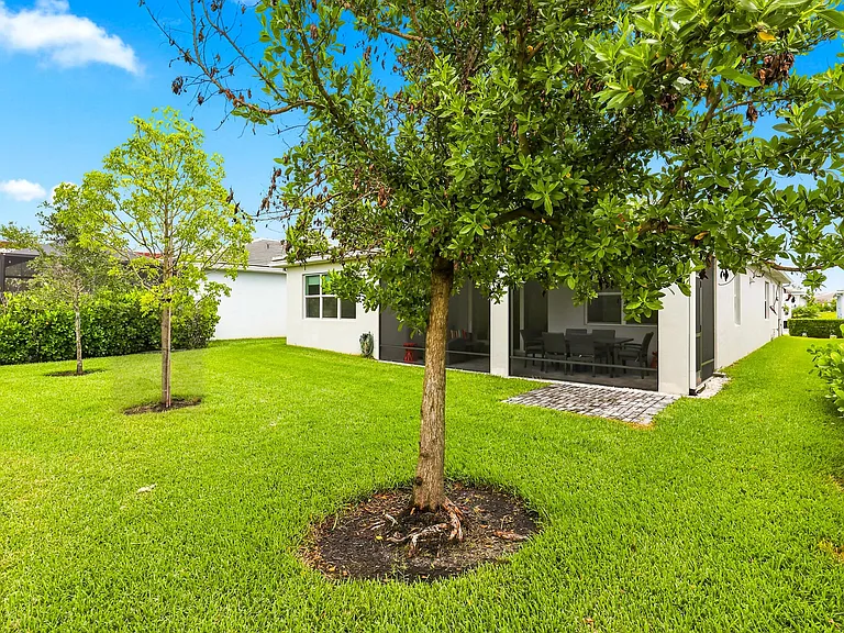 11724 SW Aquila Way — Photo 38