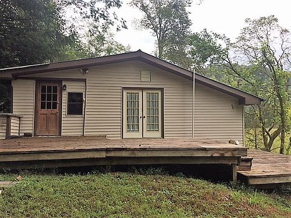This deck can be backed up to from driveway for easy moving