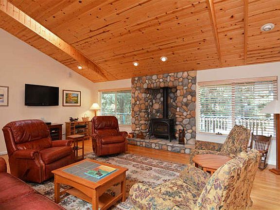 3rd image of 26125 Meadow Dr