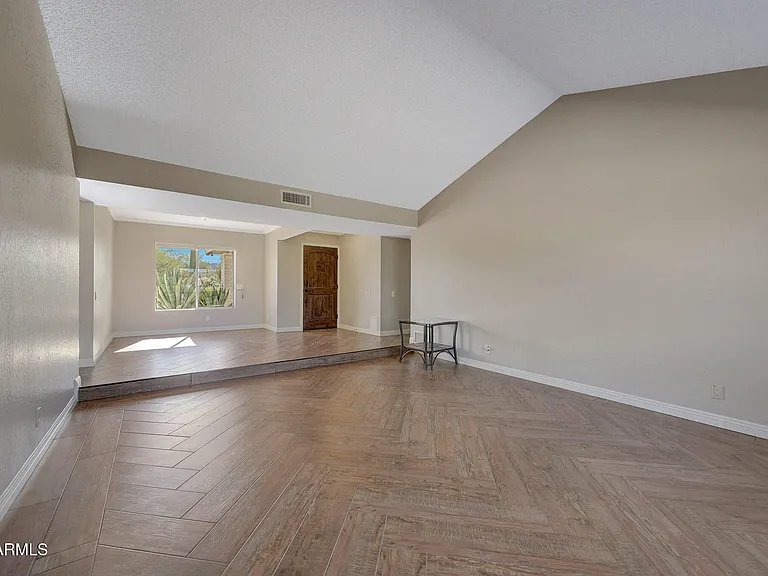 6914 E Highland Rd — Photo 6