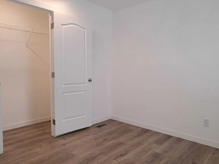 2701 E Allred Ave #81 — Photo 3