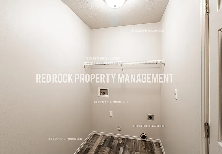 1603 N Drummond St — Photo 13