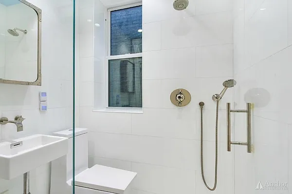 Rented by Anchor Associates | media 12