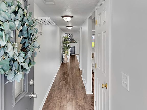 4th image of 4097 Rivertown Ln SW