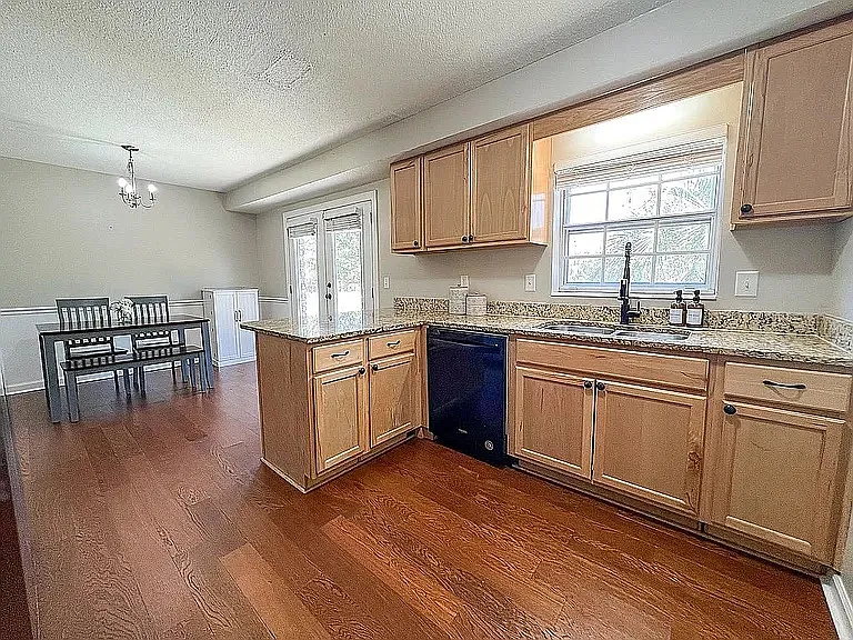 1237 Redeemer Dr — Photo 10