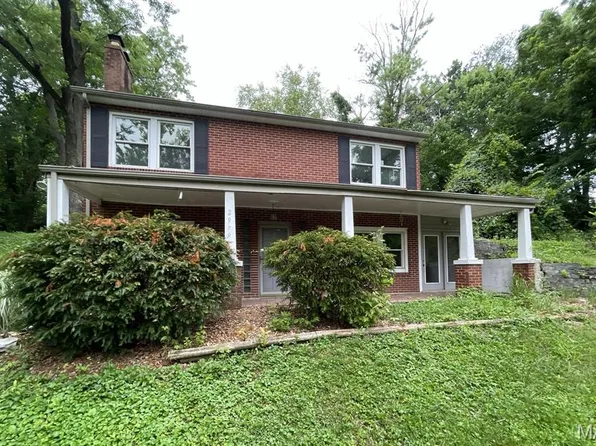 2979 Petticoat Junction Ln, Glen Carbon, IL 62034