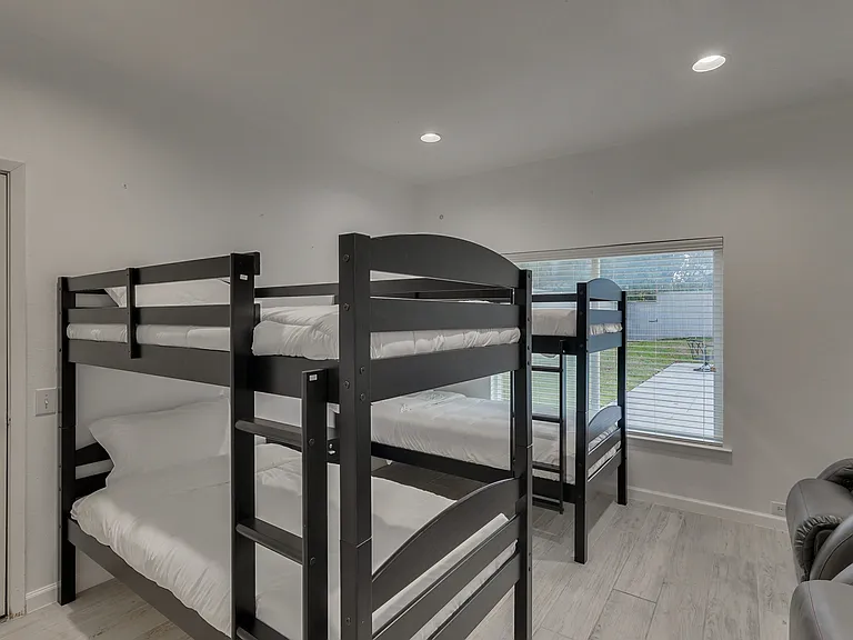 6319 Windmill Cir — Photo 20