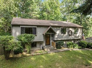 6 Jerry Rd, Sturbridge, MA 01566