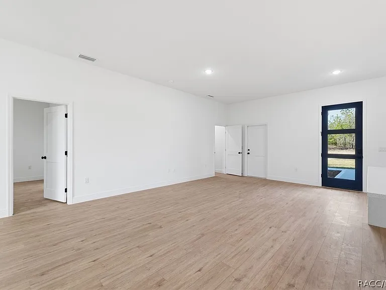 2652 W Paragon Ln — Photo 11