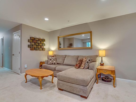 5th image of 4130 Monument Ct Unit 204