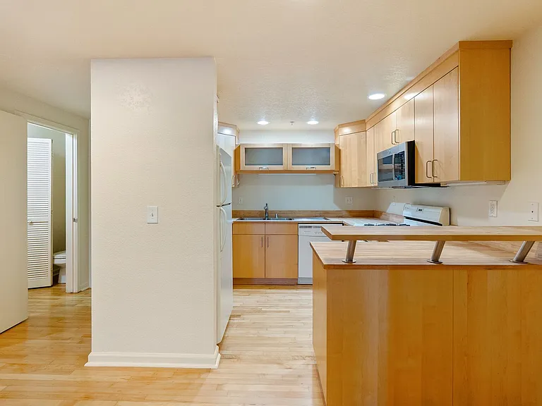 2074-2078 Parker Street - Residential — Photo 14