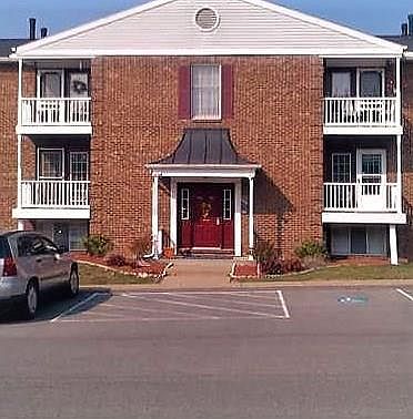 1st image of 949 Wood Hollow Dr