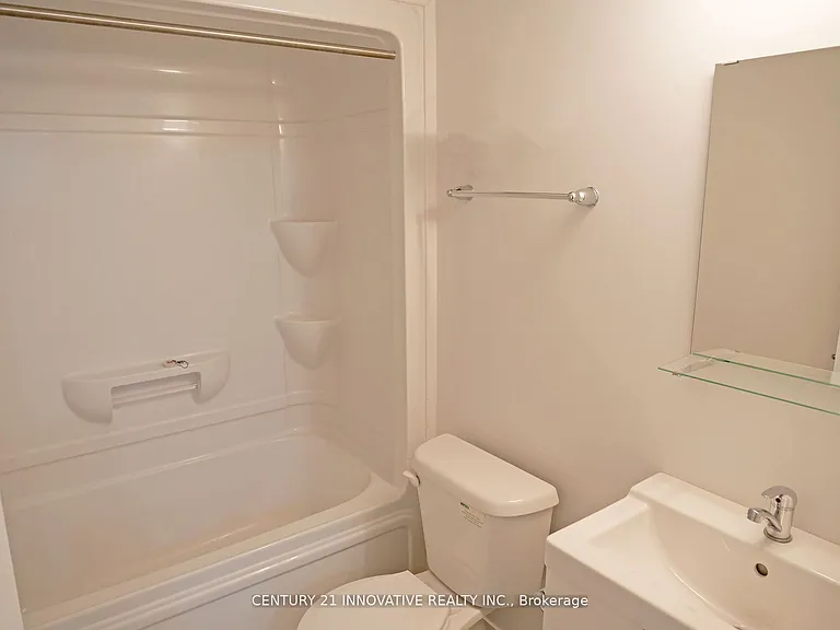 1720 Simcoe St N #16 — Photo 7