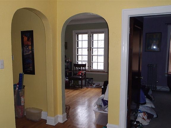 3rd image of 2055 W Berwyn Ave APT 3
