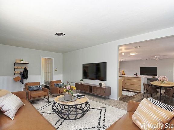 5th image of 461 N Palm Dr