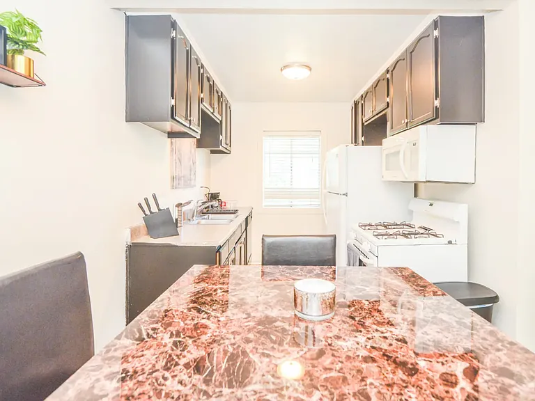2042 S Corning St #E2 — Photo 12