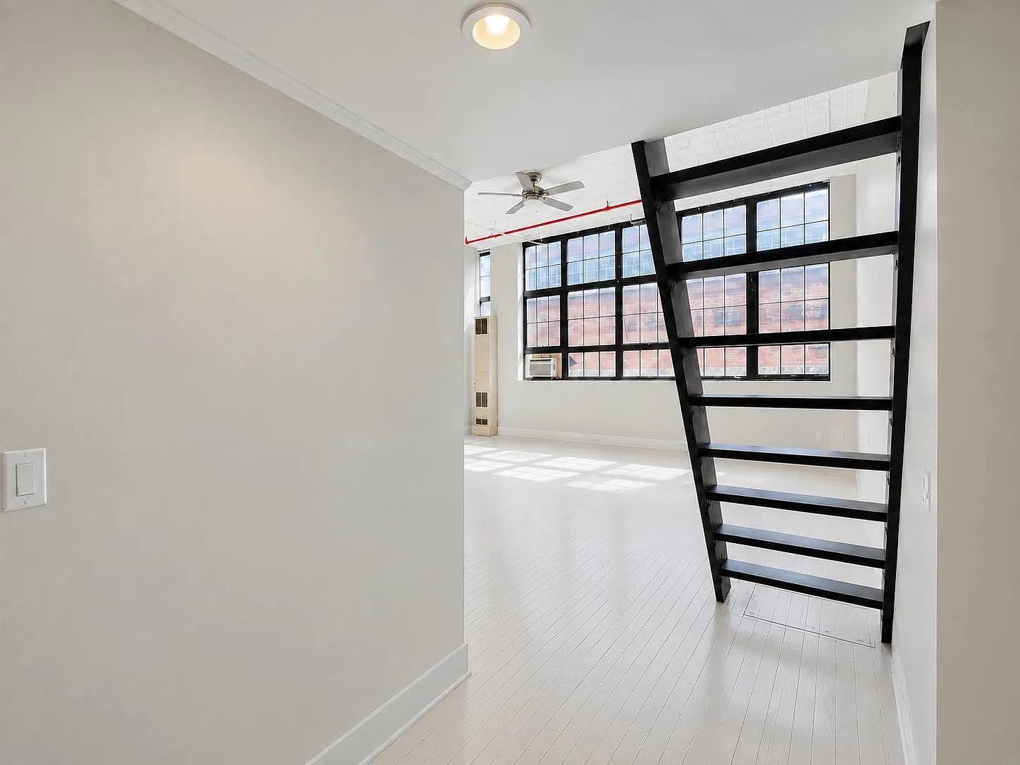 248 McKibbin St — Photo 3