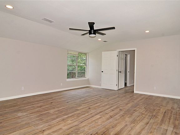 5th image of 806 N Adams St