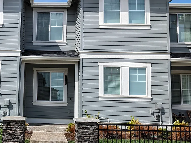 4132 SE Century Blvd — Photo 3