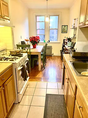 Rented by R New York | media 24