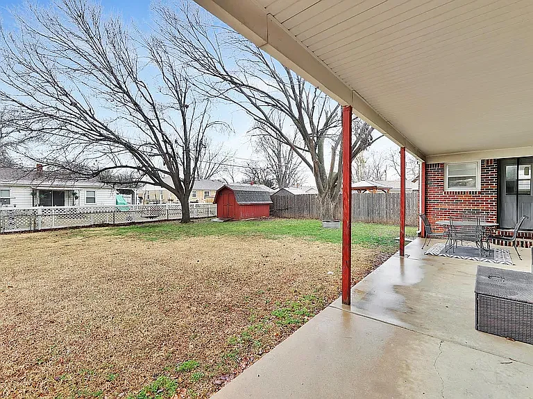 2431 N Somerset Ave — Photo 11