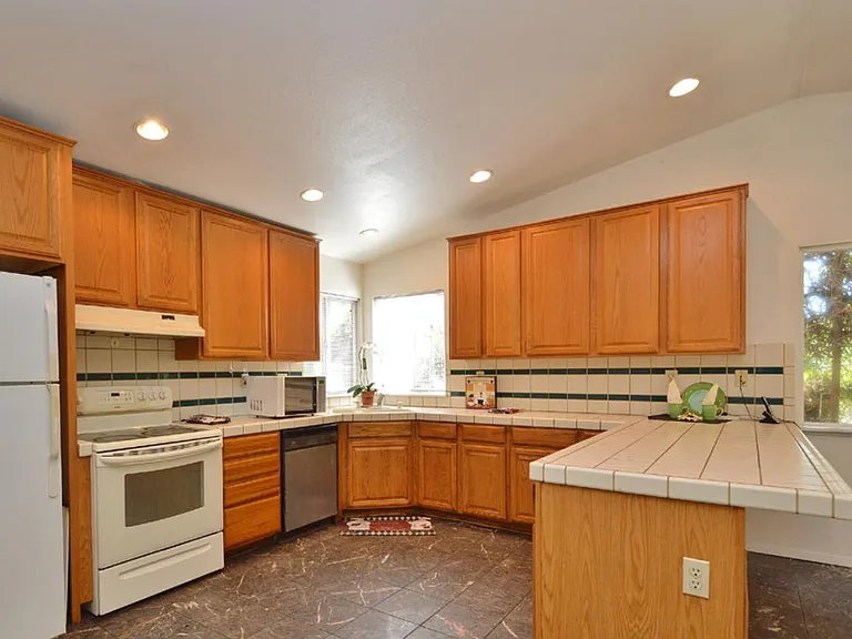 9150 Crow Canyon Rd — Photo 5