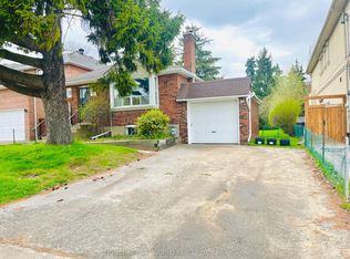 76 Holmes Ave, Toronto, ON M2N 4M2