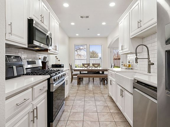 5th image of 210 Maltby Rd