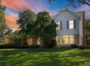 113 Surrey Ln, Lake Forest, IL 60045