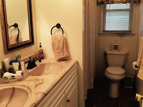 3rd image of 19 Heather Dr