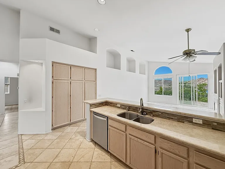 22810 Mountain Ash Cir — Photo 11
