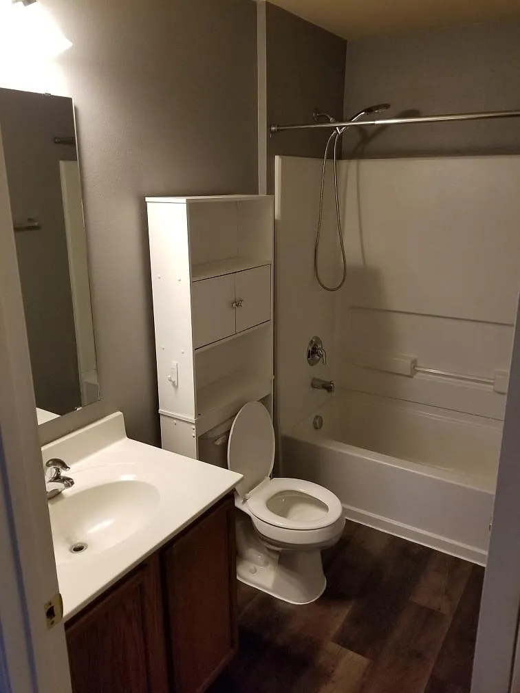 3 bed, 1557 sqft, $2,000 — Photo 2