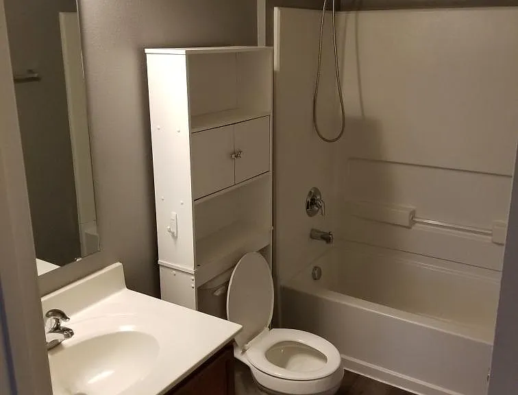 633 Hunt Run Dr — Photo 2