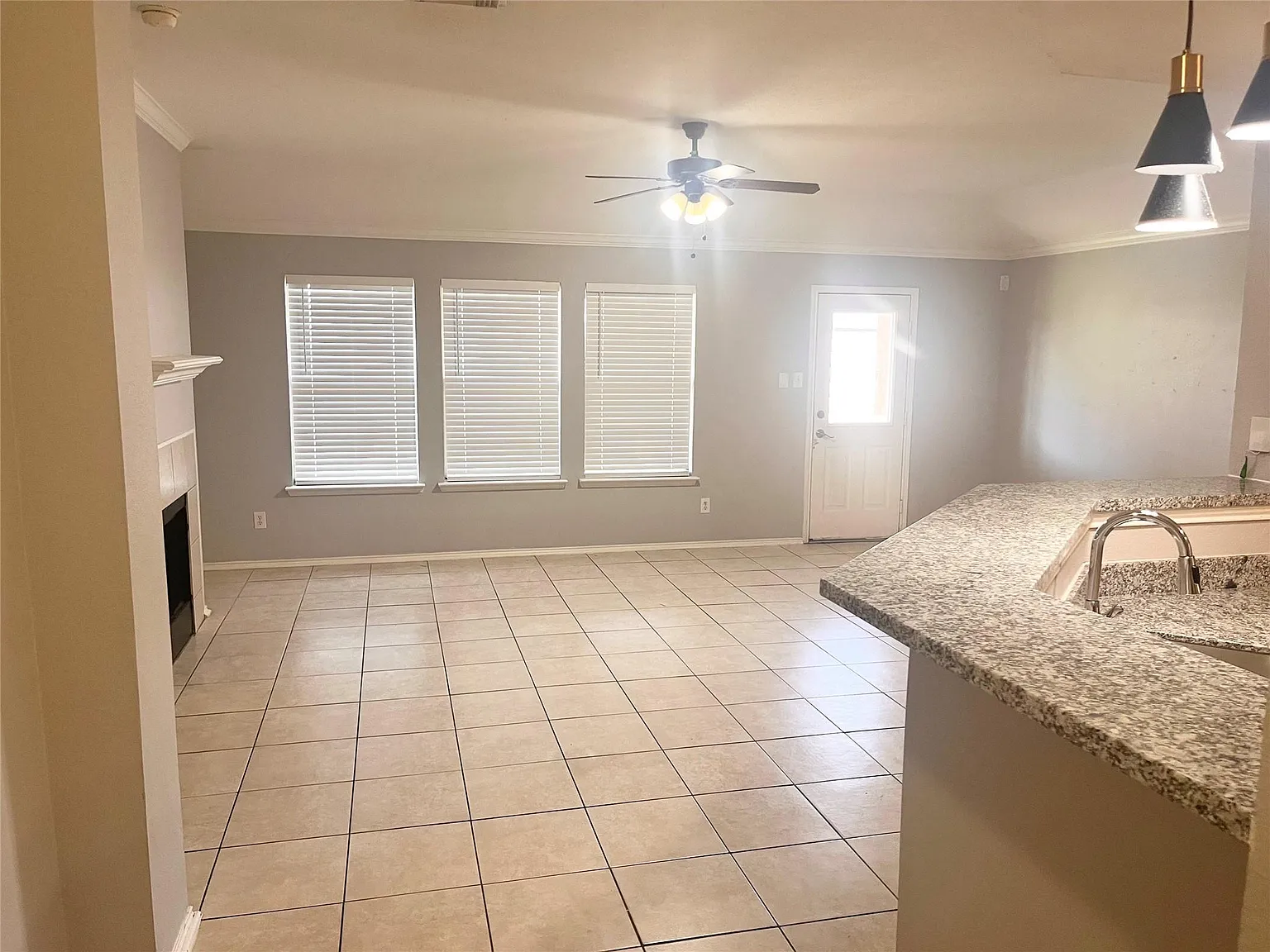 4 bed, 2.0 bath, 1910 sqft, $1,800 — Photo 4