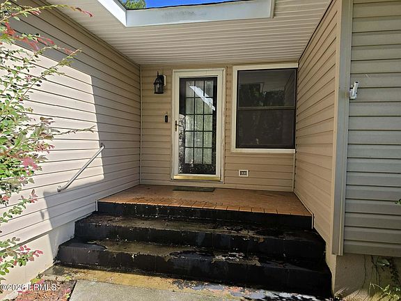 5th image of 212 Glendale Street