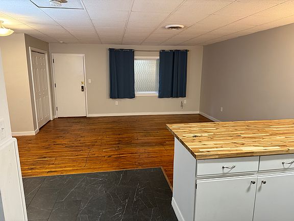 Livingroom from kitchen